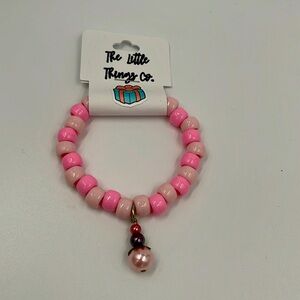 Handmade Beaded Bracelet. Pink colors.